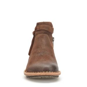 Born boots